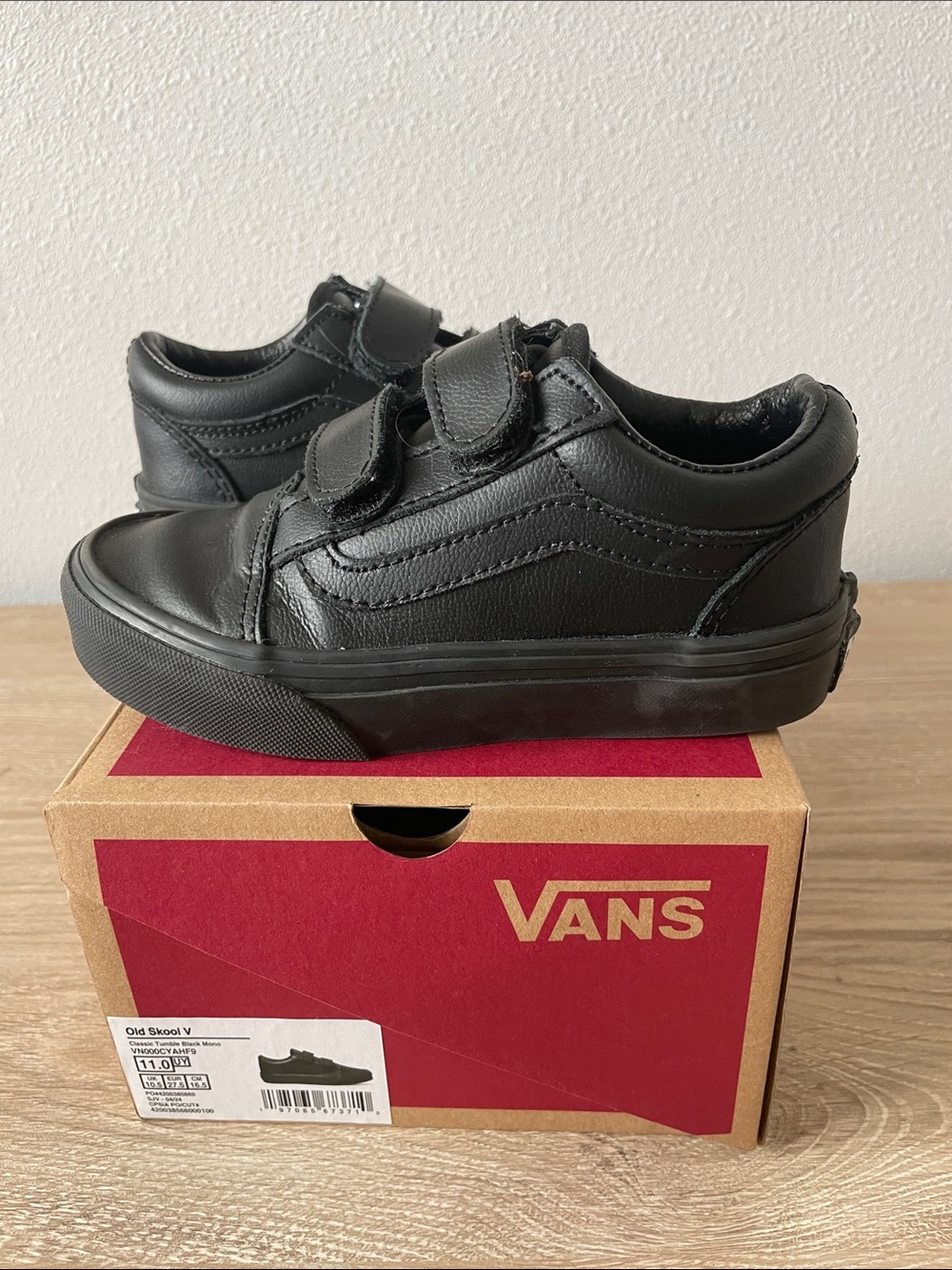 Vans Kids Black Velcro Old Skool Sneakers size 11 - Picture 2 of 5